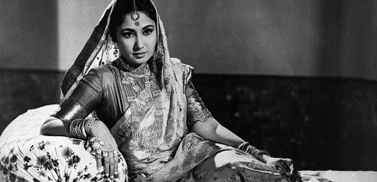 भँवरा बडा नादान है