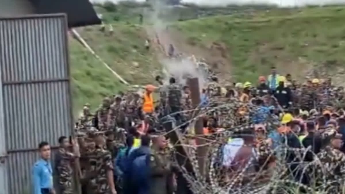 नेपाळमध्ये विमान कोसळून १८ जणांचा मृत्यू