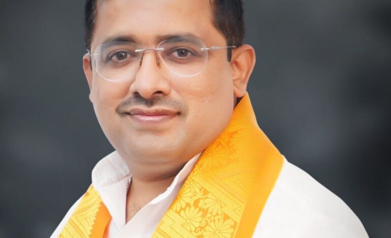 आयारामांमुळे निष्ठावंतांची कोंडी : अमोल थोरात