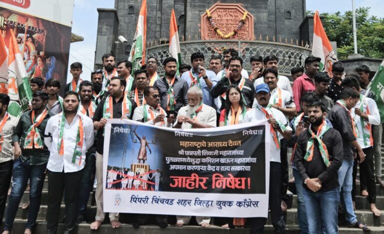 काँग्रेसकडून शिवपुतळा दुर्घटनेचा निषेध