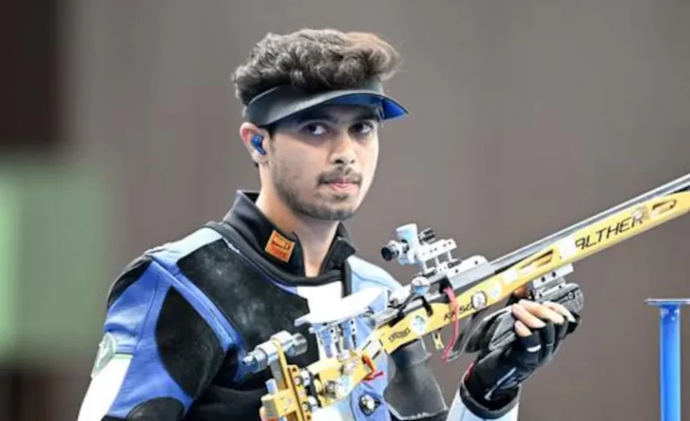 नेमबाज स्वप्निल कुसाळेनं कमावलं कास्य पदक