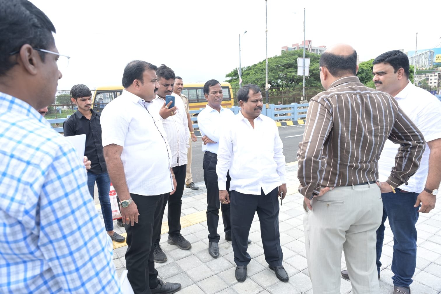 नदीवरील समांतर पुलाचे लवकरच लोकार्पण