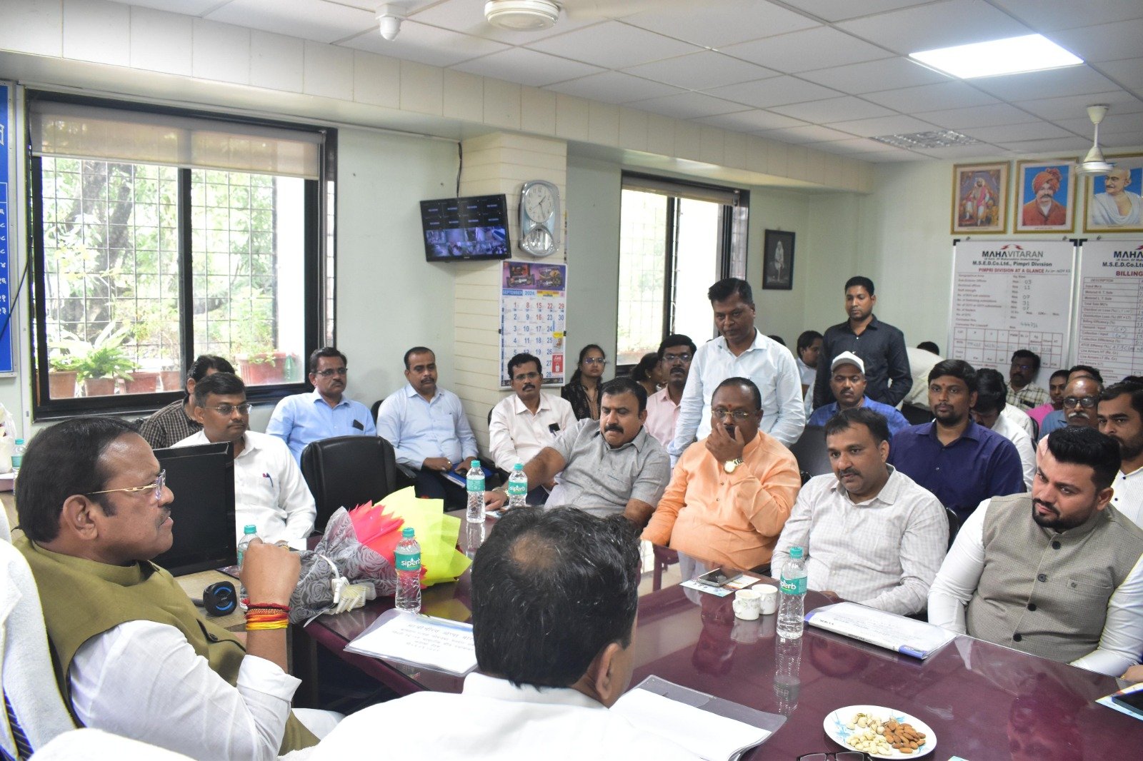 अखंड वीज पुरवठ्यासाठी महावितरणने दक्षता घ्यावी