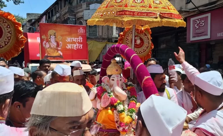 बाप्पा निघाले गावाला..