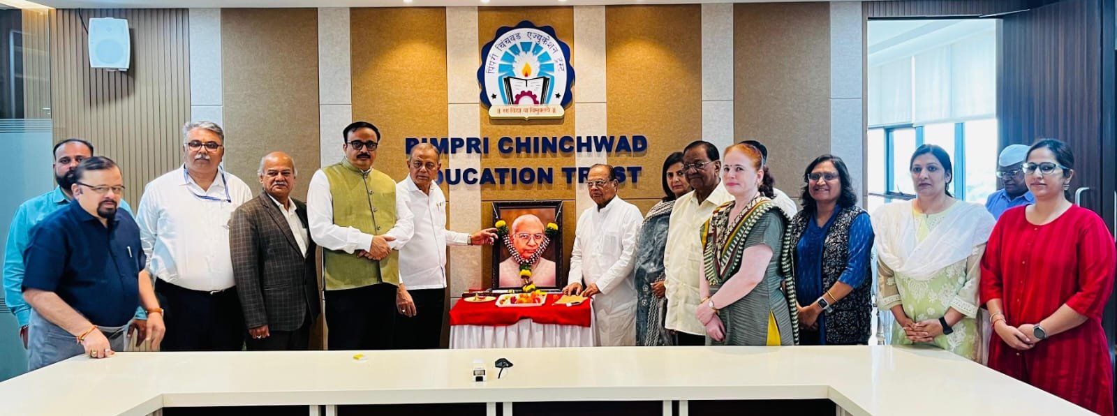 कर्तव्यनिष्ठ भावनेने शिक्षणाचा वारसा जपतोय: लांडगे