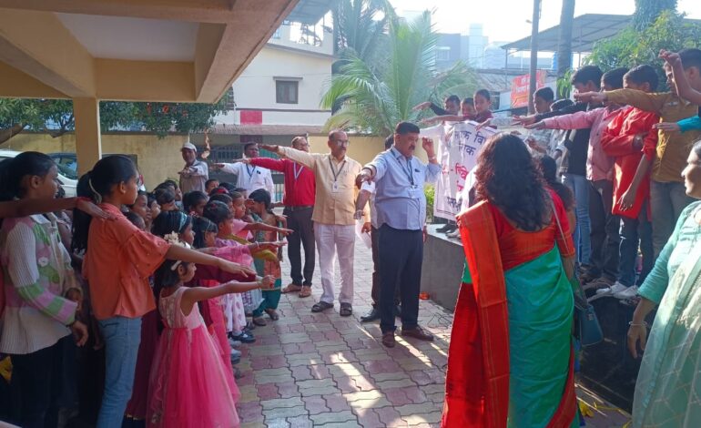 लोकशाहीच्या उत्सवात सहभागी होऊन देशाच्या विकासात योगदान द्यावे