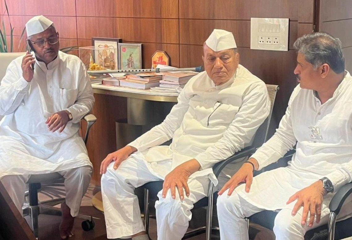 दिवाळीनिमित्त वैयक्तिक भेटीवर राहुल कलाटे यांचा भर