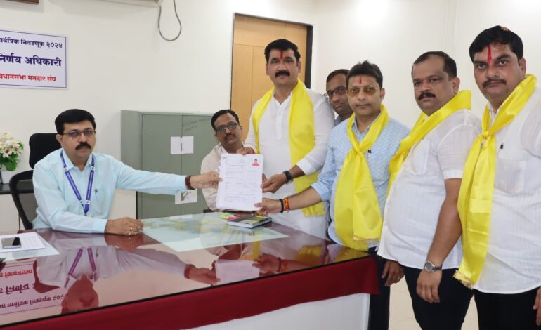 चिंचवड मधून नाना काटे यांचा अपक्ष उमेदवारी अर्ज दाखल ; जोरदार शक्ती प्रदर्शन