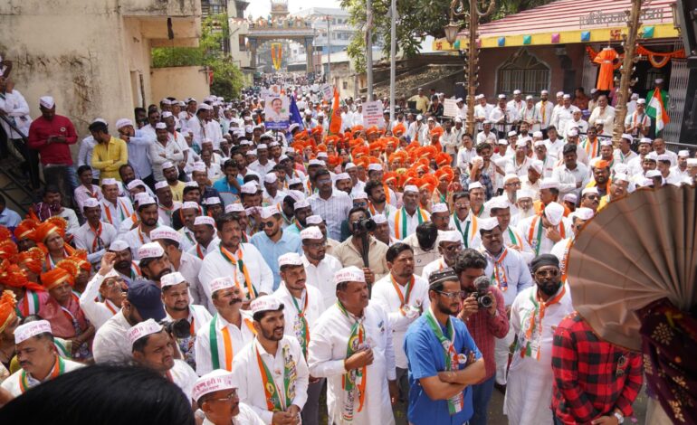 अजित गव्हाणे यांची तळवडेत पदयात्रा