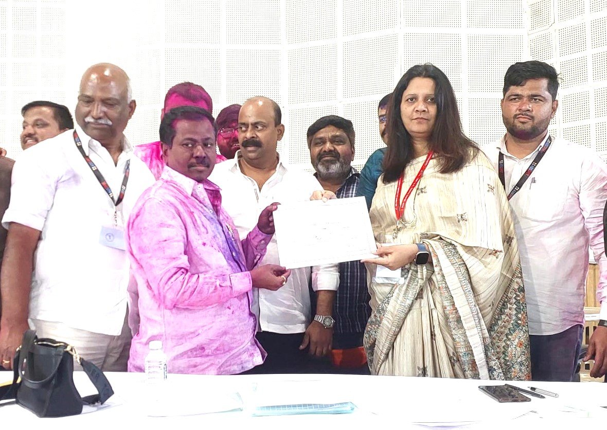 पिंपरीत पुन्हा अण्णा  : विजयी प्रमाणपत्र प्रदान!