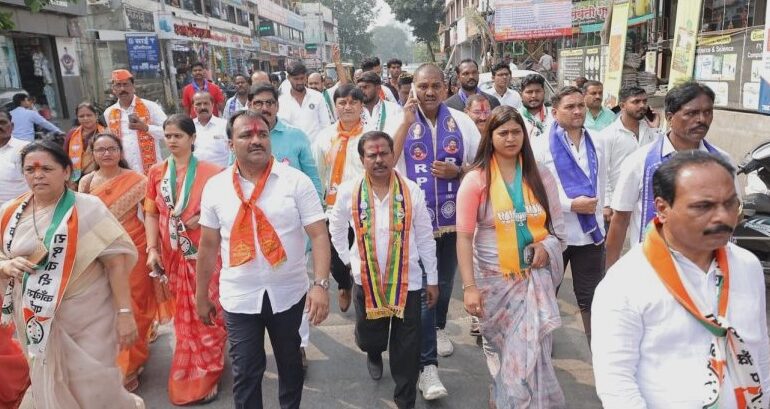 पिंपरीमध्ये अण्णा बनसोडे यांच्या पदयात्रेत लोटला लाडक्या बहिणींचा जनसागर!