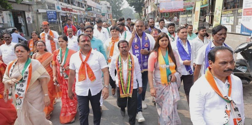 पिंपरीमध्ये अण्णा बनसोडे यांच्या पदयात्रेत लोटला लाडक्या बहिणींचा जनसागर!