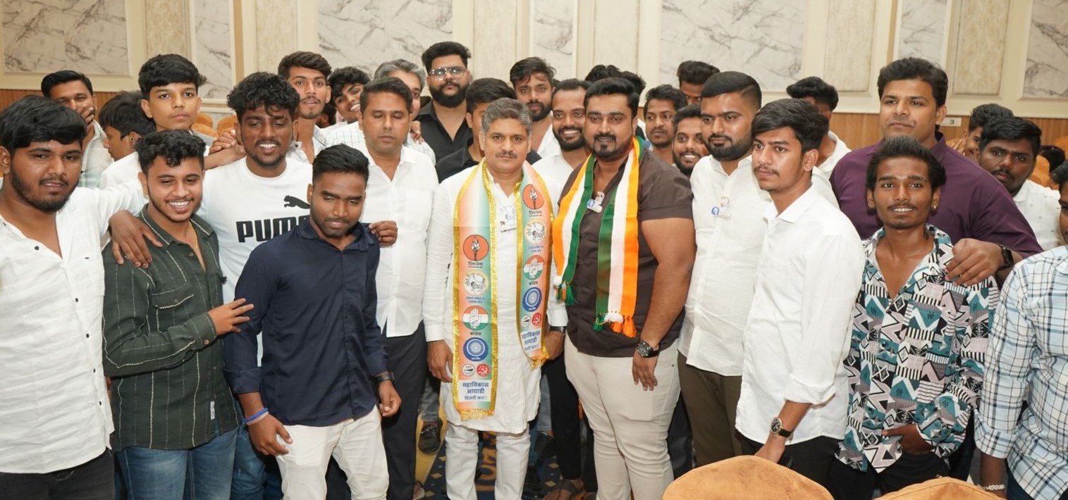 युवकांच्या हक्काचे रोजगार गुजरातला पाठवणाऱ्या महायुतीला धडा शिकवा : राहुल कलाटे