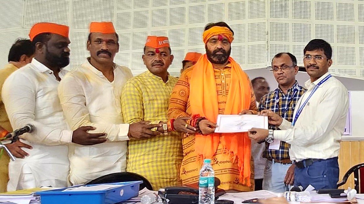 महेश लांडगे यांना निवडणूक प्रमाणपत्र सुपूर्द!