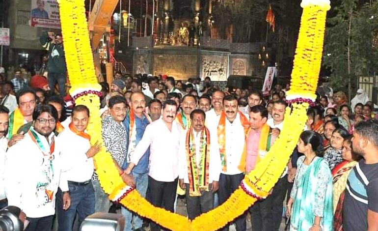 पिंपरी गावात आमदार अण्णा बनसोडे यांच्या प्रचाराचा झंझावात