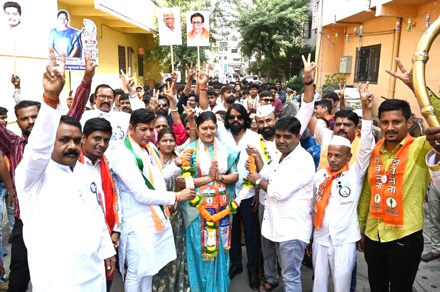 आकुर्डीमध्ये सुलक्षणा शिलवंत यांच्या पदयात्रेला प्रचंड प्रतिसाद!
