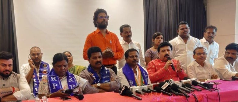 पिंपरीमध्ये माघार घेतलेल्या २१ पैकी १९ उमेदवारांचा अण्णा बनसोडे यांना पाठिंबा