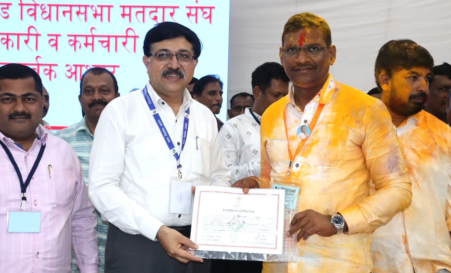 शंकर जगताप यांना निवडणूक प्रमाणपत्र सुपूर्द!