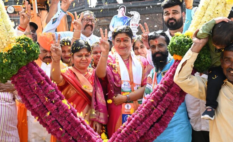 डॉ. सुलक्षणा शिलवंत यांचे पिंपरी गावात जल्लोषात स्वागत