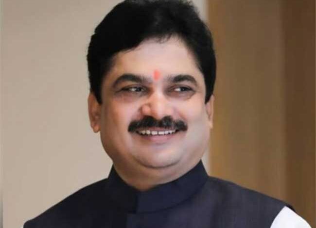 विधान परिषद सभापतीपदी राम शिंदे यांची बिनविरोध निवड!