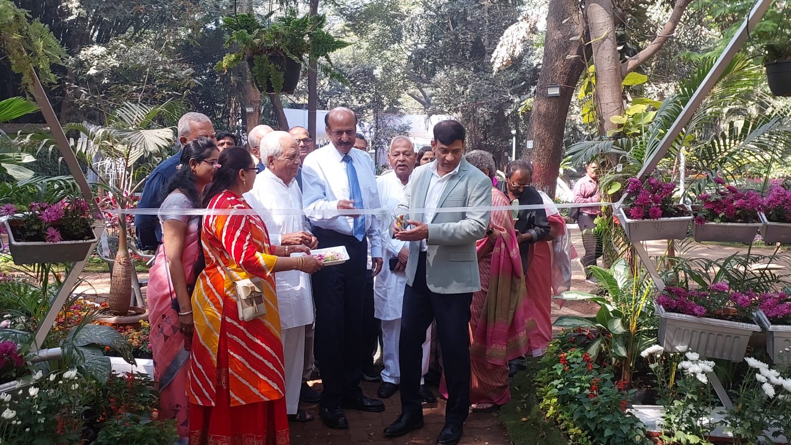 एम्प्रेस गार्डनमध्ये पुष्प प्रदर्शनास प्रारंभ