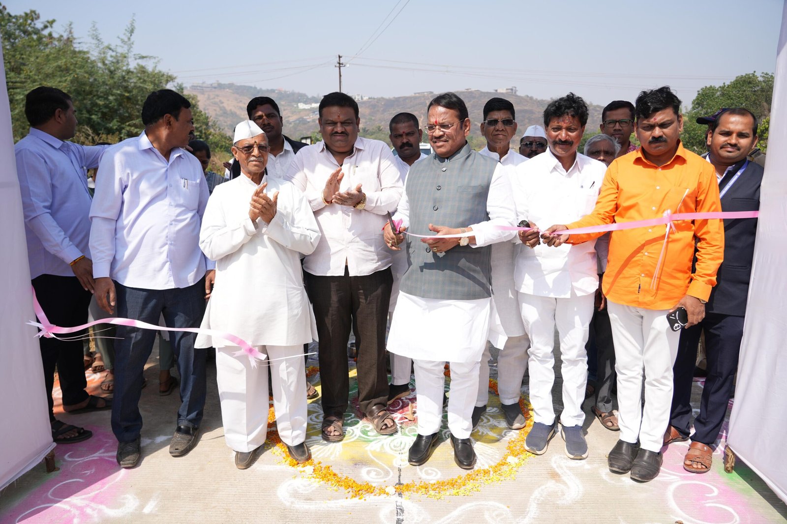 खासदार निधीतून विकासकामांचे उद्घाटन