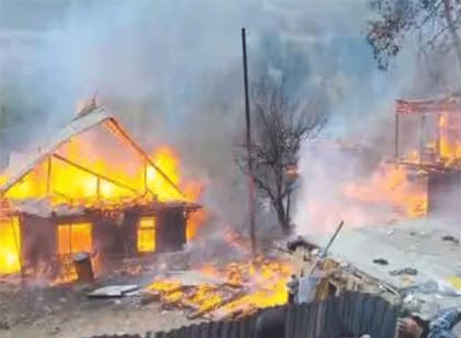 काश्मीरमध्ये भीषण वणव्यात किश्तवाड येथील दोन गाव जळून खाक!