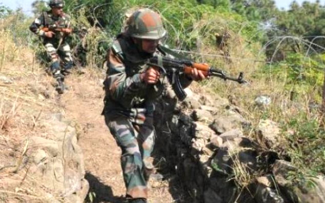 नक्षलवाद्यांनी IED स्फोटाने वाहन उडवले; ९ जवान शहीद!