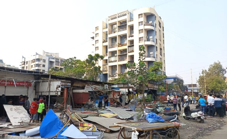 वाकड दत्त मंदिर रस्तारुंदीकरणाची पोलिस बंदोबस्तात कारवाई!