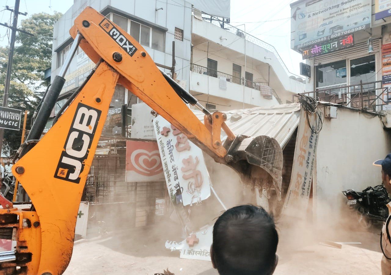 पीएमआरडीएच्या संयुक्त मोहिमेत २०१ अतिक्रमणावर हातोडा!