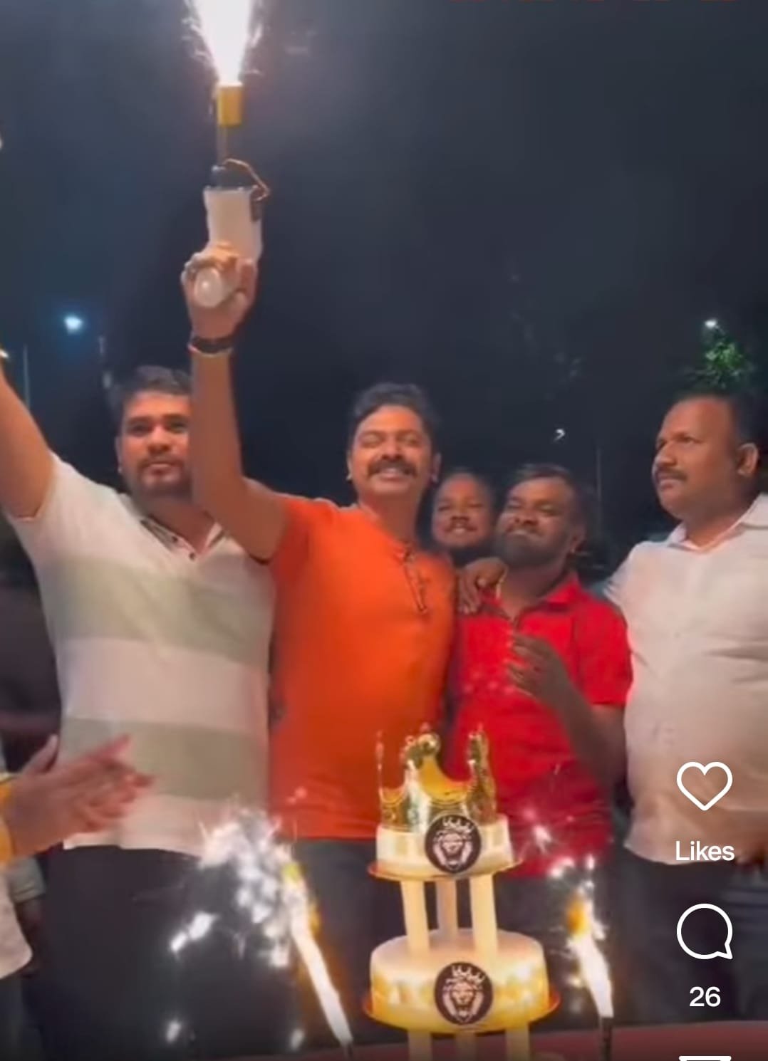 कायद्याच्या रक्षकांनीच बसवला कायदा ध्याब्यावर!!