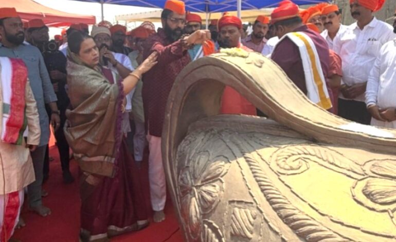 ‘स्टॅच्यू ऑफ हिंदुभूषण’ चे पाद्यपूजन!