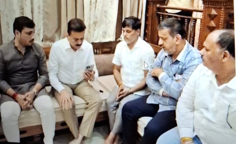 आरोपींवर मोका अंतर्गत कारवाई करावी वैष्णवीच्या वडिलांची मागणी!