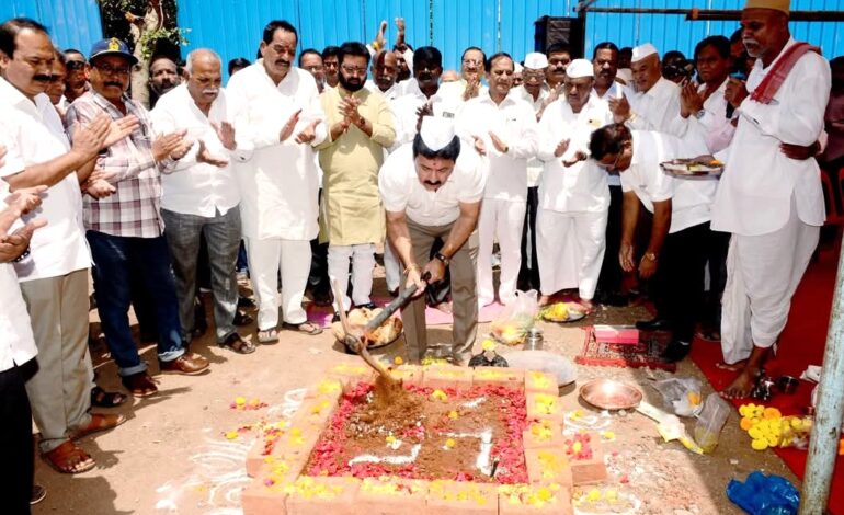 कासारवाडीत राजमाता जिजाऊ व बाल शिवाजी शिल्प स्मारक प्रकल्पाचे भूमिपूजन!