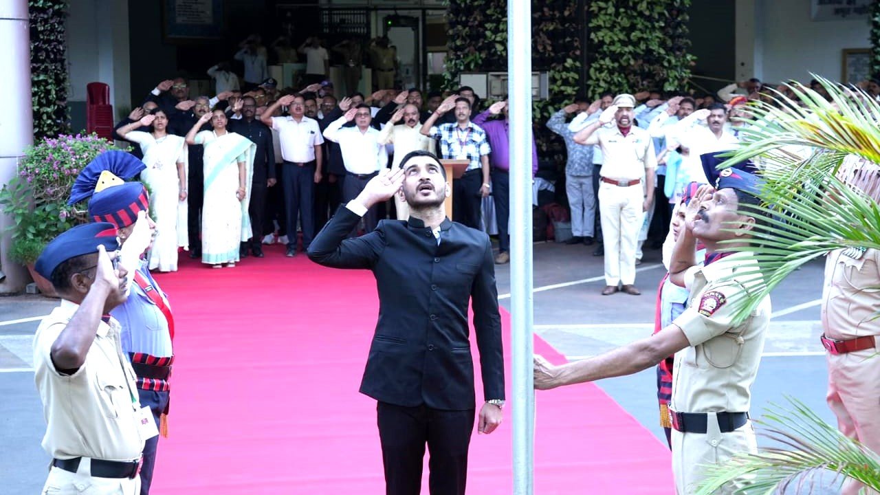 पिंपरी चिंचवड महानगरपालिकेच्या वतीने ध्वजारोहण!