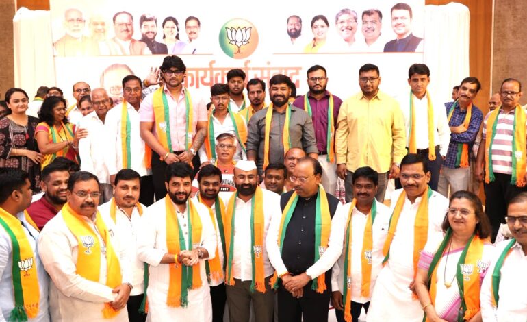 ‘आप’चे माजी शहराध्यक्ष आणि शिवसेना (उबाठा) विभागप्रमुख भाजपमध्ये दाखल!