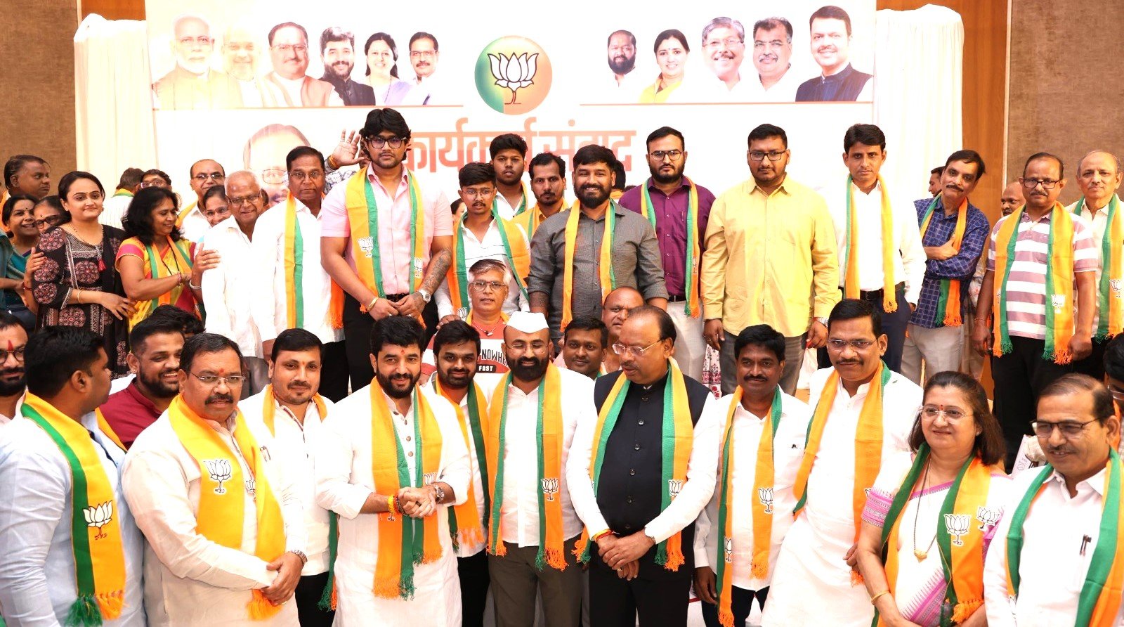 ‘आप’चे माजी शहराध्यक्ष आणि शिवसेना (उबाठा) विभागप्रमुख भाजपमध्ये दाखल!