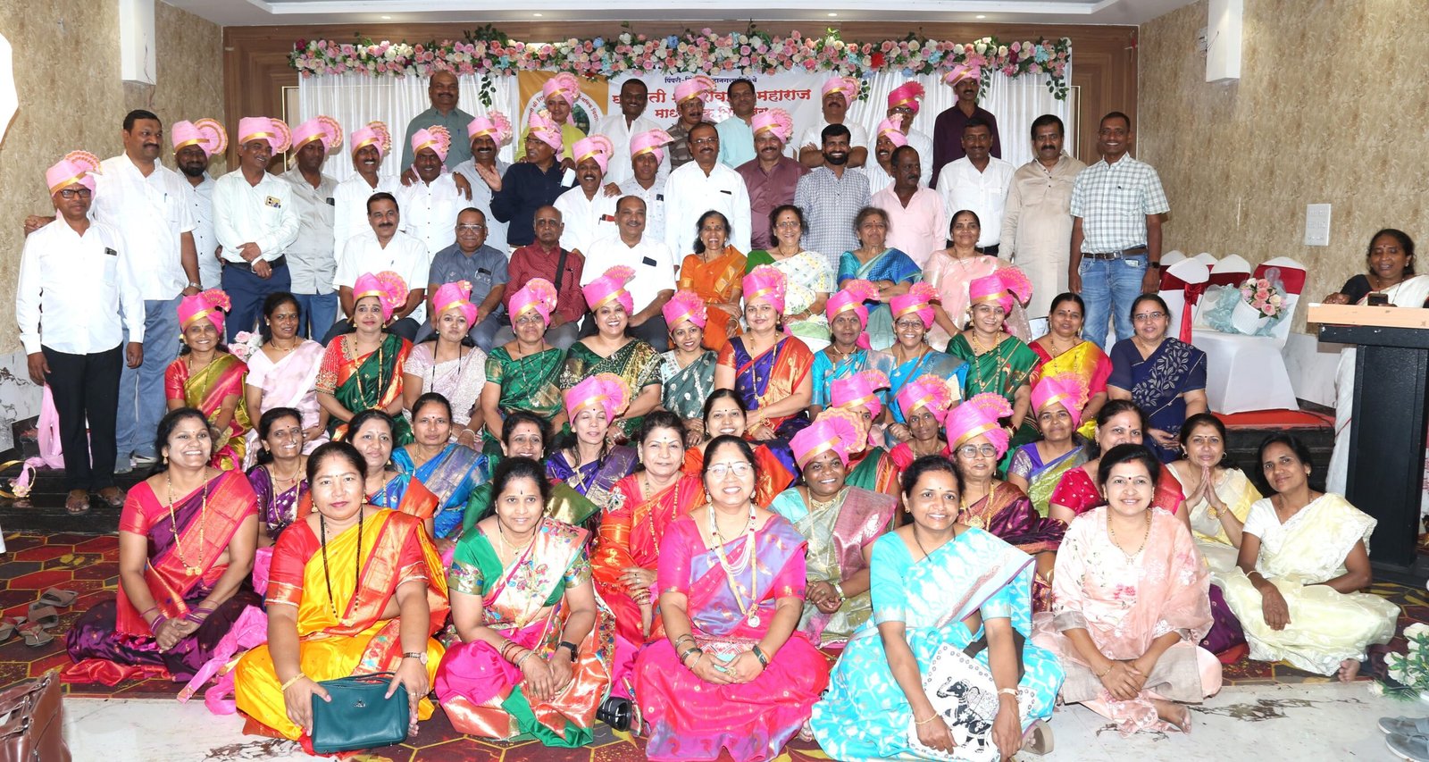 तब्बल ३६ वर्षांनंतर आठवणींचा वर्ग भरला ; दहावीच्या १९८८-८९ बॅचचे विद्यार्थी!