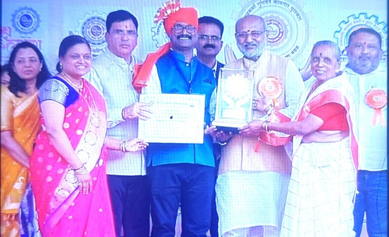 विश्वकर्मा गुणवंत कामगार पुरस्काराने एकनाथ उगले सन्मानित!