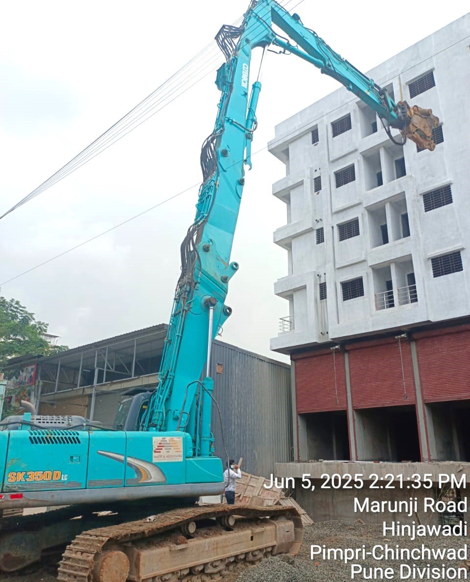 पीएमआरडीएकडून अनधिकृत सहा मजली इमारत जमीनदोस्त!