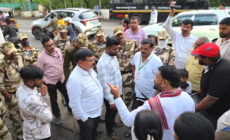 अतिक्रमण कारवाई तात्काळ थांबवा,अन्यथा तीव्र आंदोलन : बाबा कांबळे