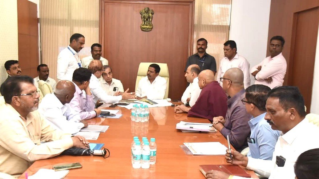 चैत्यभूमी पासून इंदू मिल येथील आंतरराष्ट्रीय स्मारकापर्यंतचे अडथळे दूर करणार!