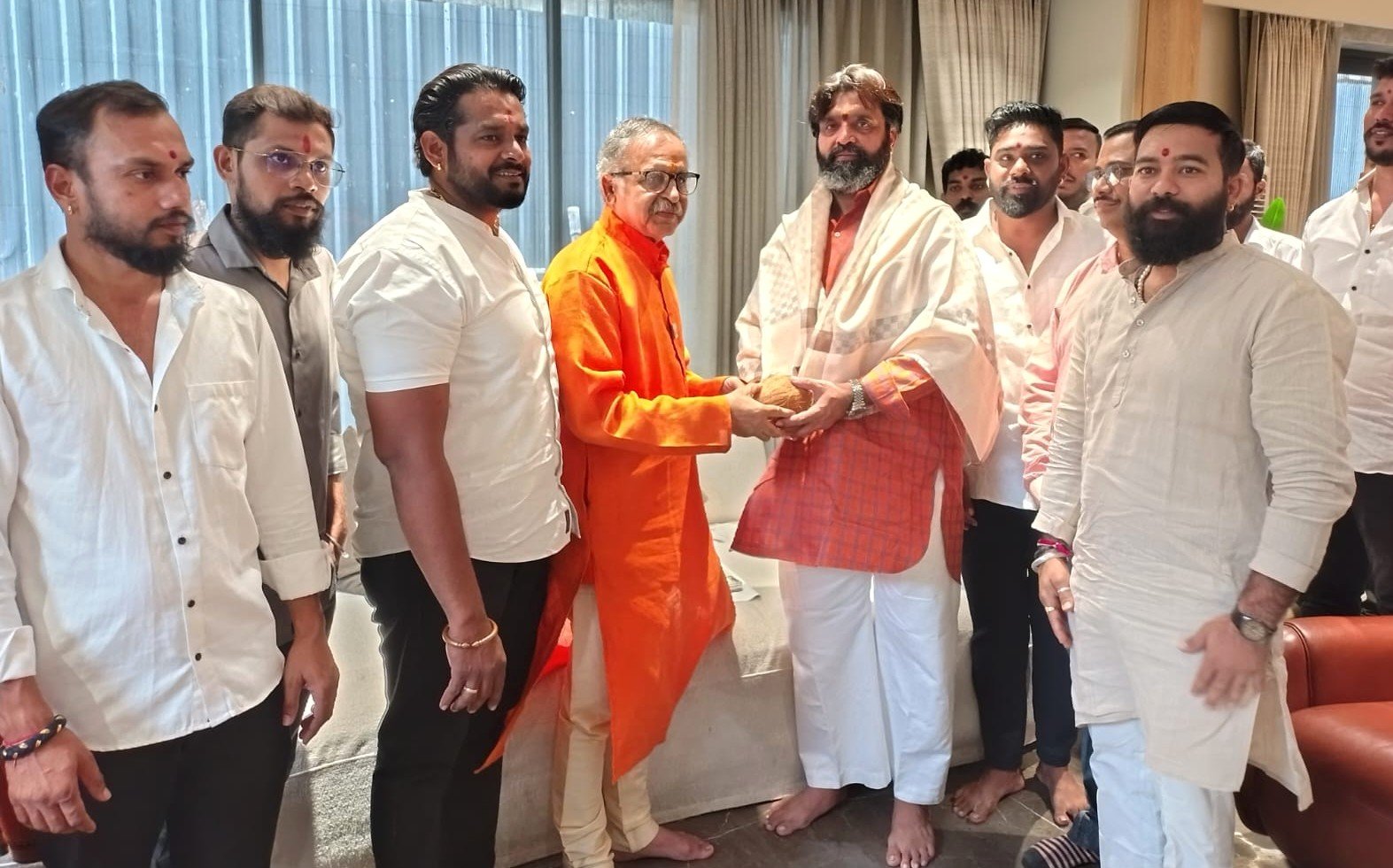 पिंपरी-चिंचवड शहरातील मोकाट जनावरांसाठी गोशाळा उभारा!