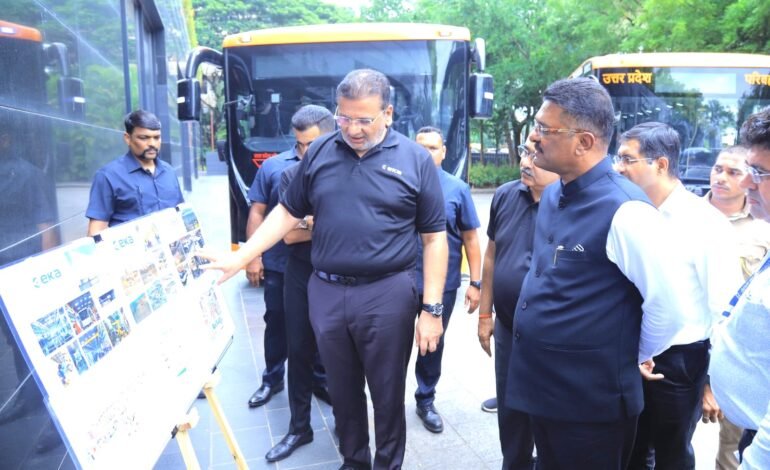 स्मार्ट ई-बस लवकरच एसटीच्या ताफ्यात : परिवहन मंत्री प्रताप सरनाईक