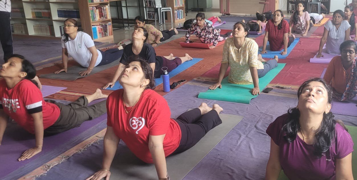 नॉव्हेल इंटरनॅशनल स्कूल मध्ये जागतिक योग दिन उत्साहात साजरा!