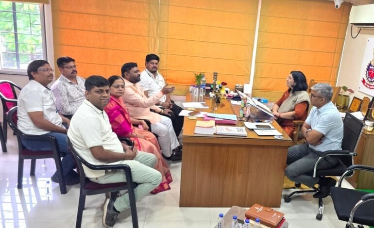 ओला-उबर चालकांसाठी ₹३६ प्रति किलोमीटर दर निश्चित करण्याची मागणी:डॉ. बाबा कांबळे