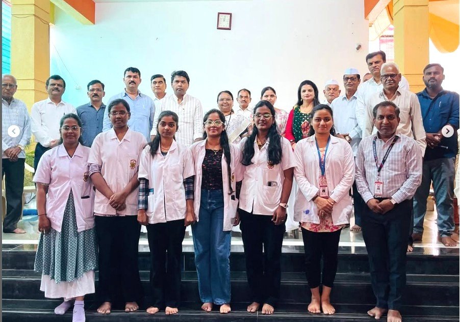 मुख्यमंत्री देवेंद्र फडणवीस यांच्या वाढदिवसानिमित्त 289 जणांचे रक्तदान !