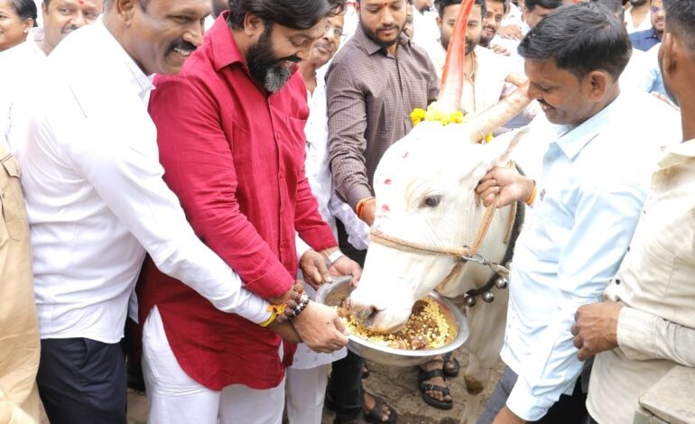 मुख्यमंत्री फडणवीस यांच्या वाढदिवसानिमित्त 753 पिशव्या रक्त संकलन!