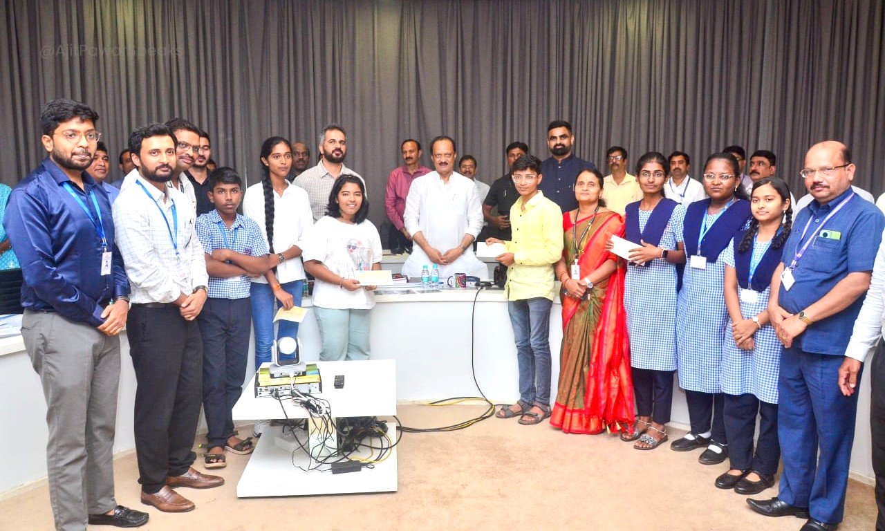 महापालिका शाळांमधील गुणवंत विद्यार्थ्यांचा अजित पवार यांच्या हस्ते सन्मान!