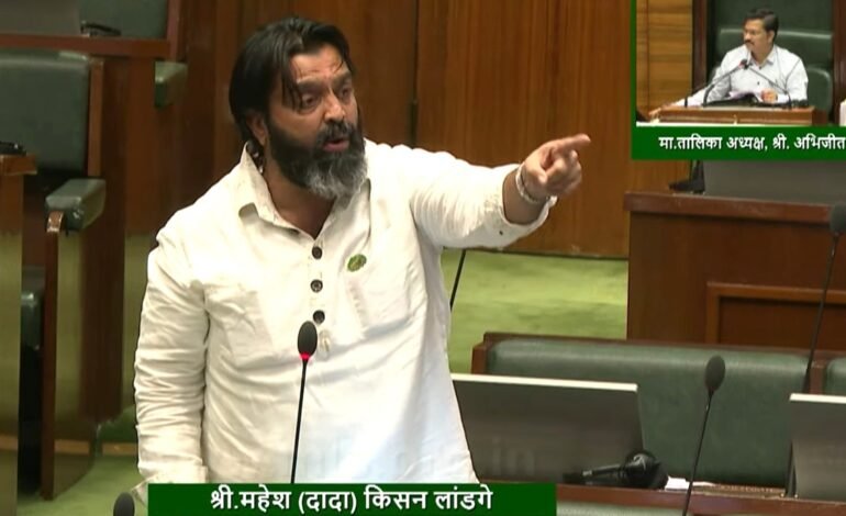 दारुविक्री परवागनी दिलेल्या अधिकाऱ्यांच्या घराशेजारी दुकान सुरू करण्याची मागणी!